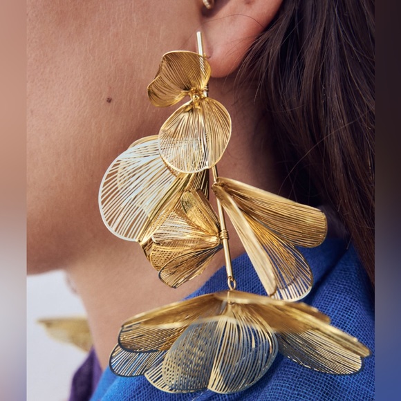 ZARA FLOWER METAL EARRINGS - Picture 2 of 3